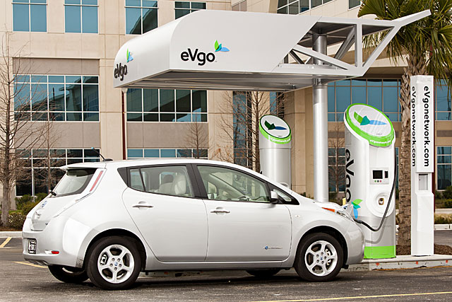 丰田与EVgo合作成立高速充电站,充电功率高达350千瓦