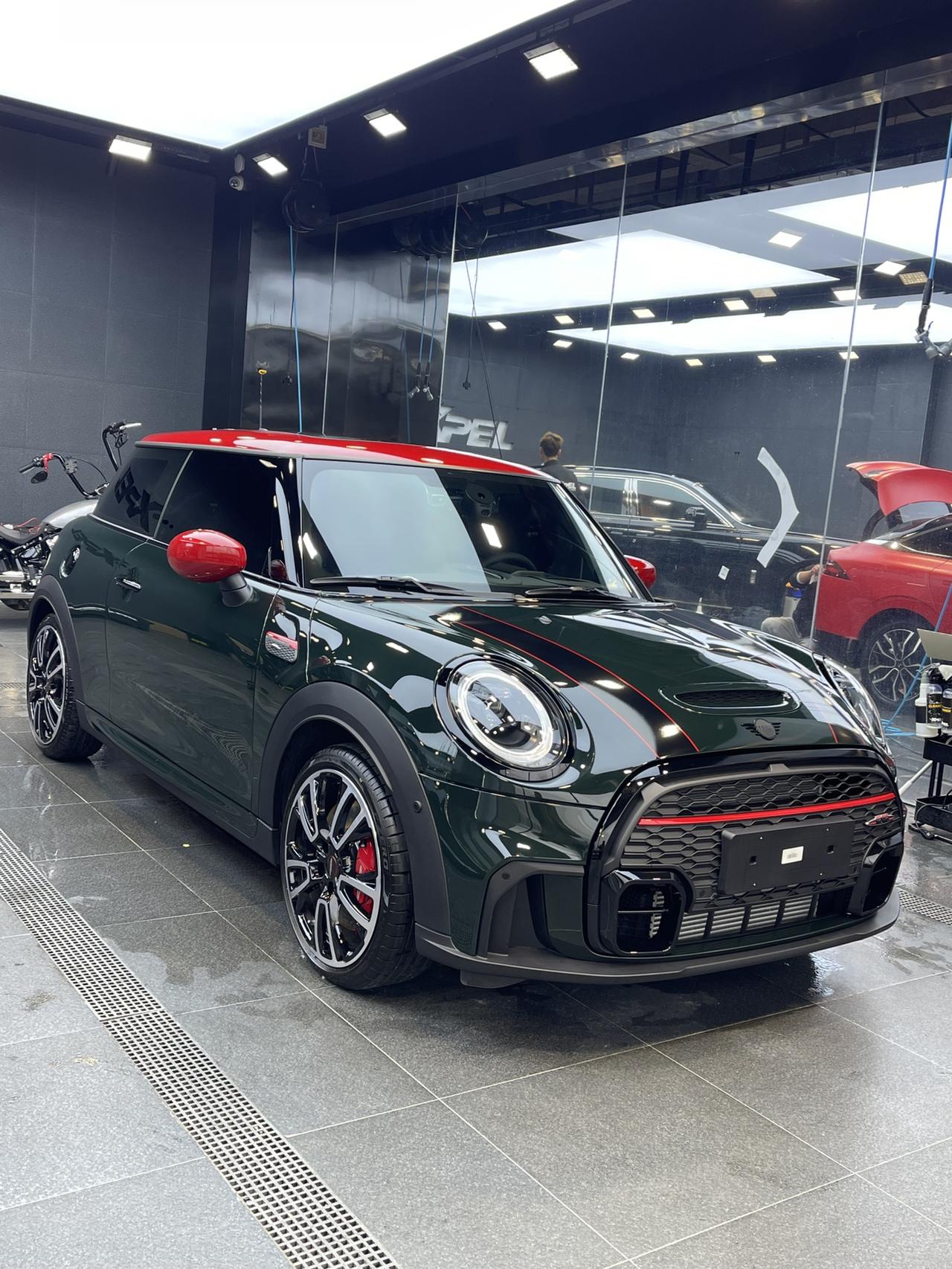 电动MINI JCW家族上市 售29.98-32.09万元