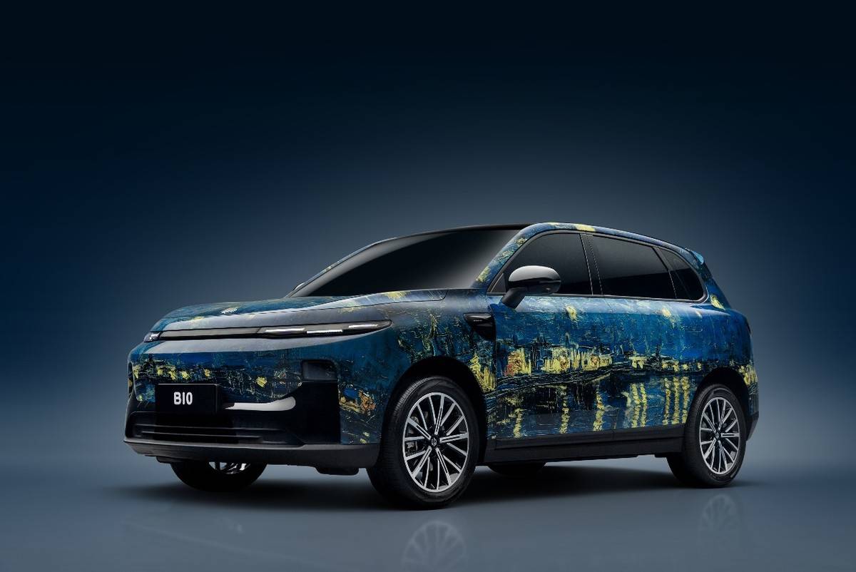 零跑B01全球首秀：定义年轻人的高品质智能轿车新标杆