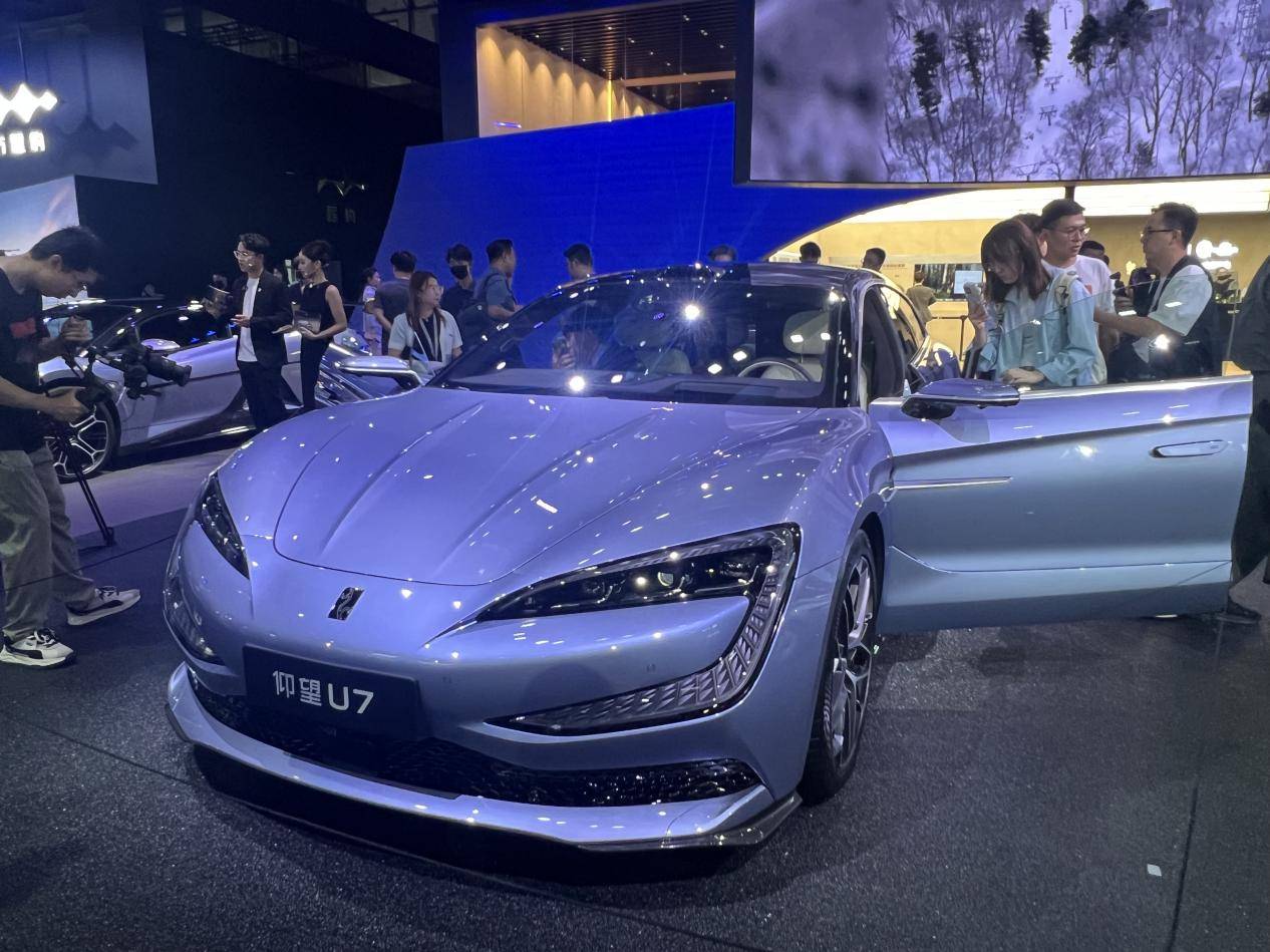 仰望U7:带来的是汽车行业又一场技术革命