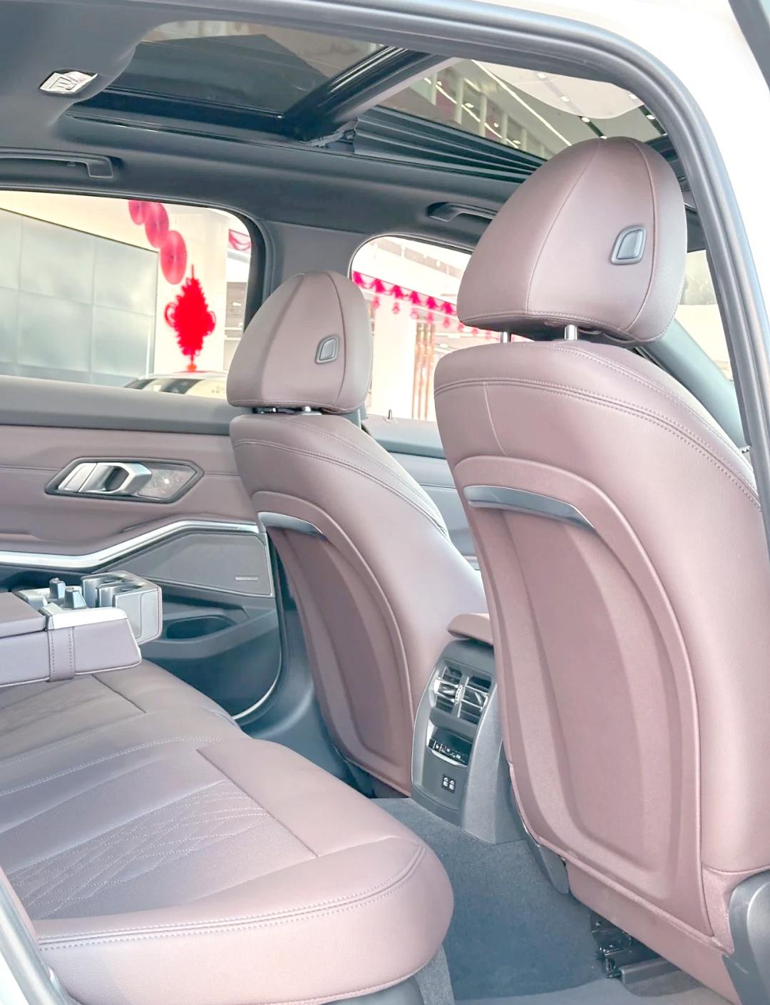 运动中型车标杆 试驾2025款华晨宝马330Li