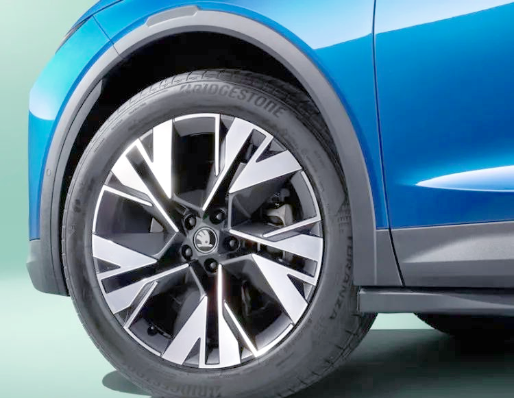 电动小钢炮 斯柯达Elroq vRS官图发布