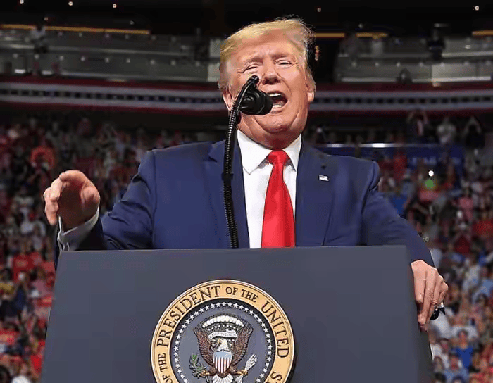 【国际快讯】特朗普考虑暂停征收汽车及零部件关税；美国启动对进口半导体的安全调查；韩国扩大对芯片产业投资