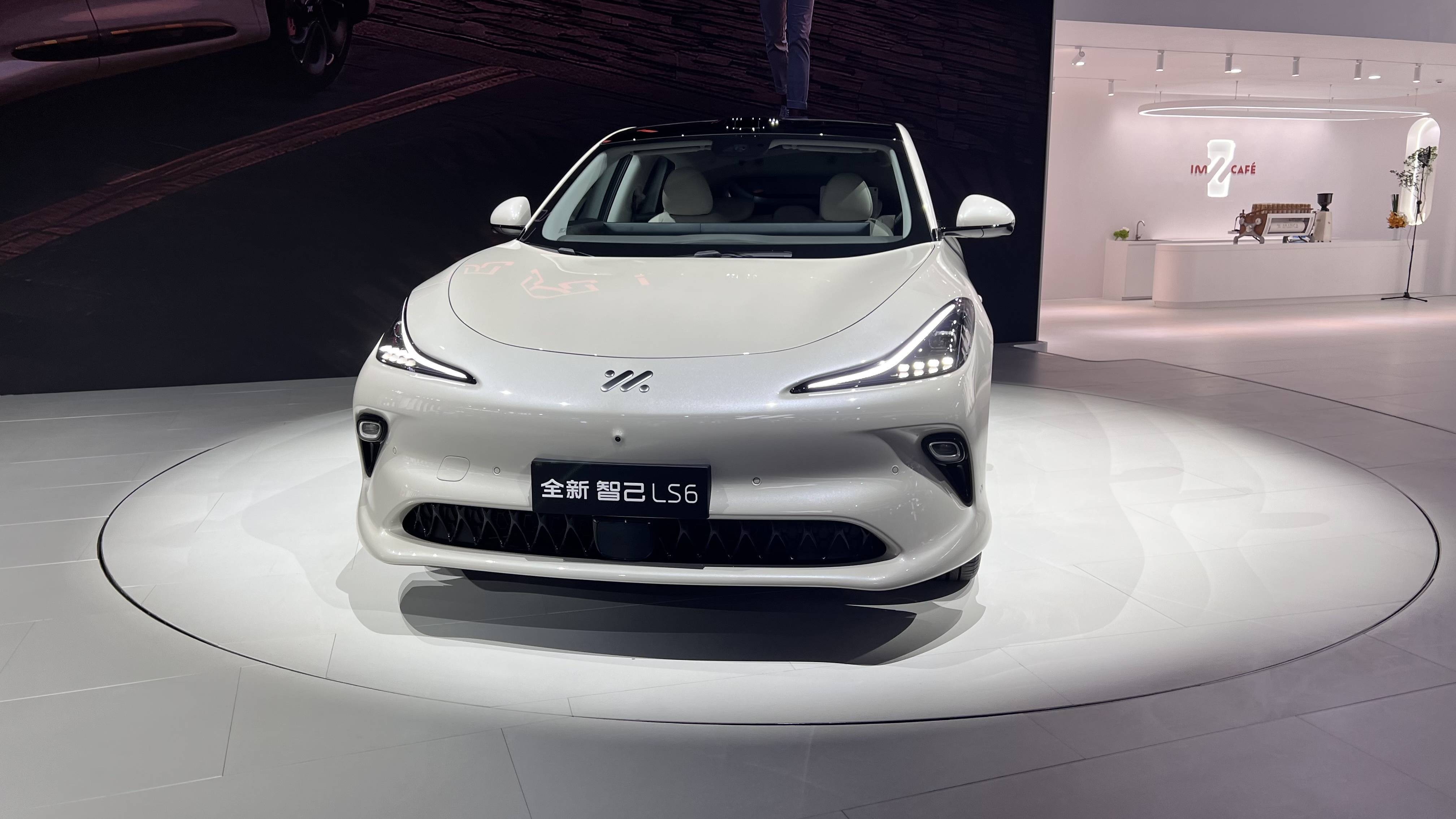 智己LS9谍照曝光，增程车型蓄势待发