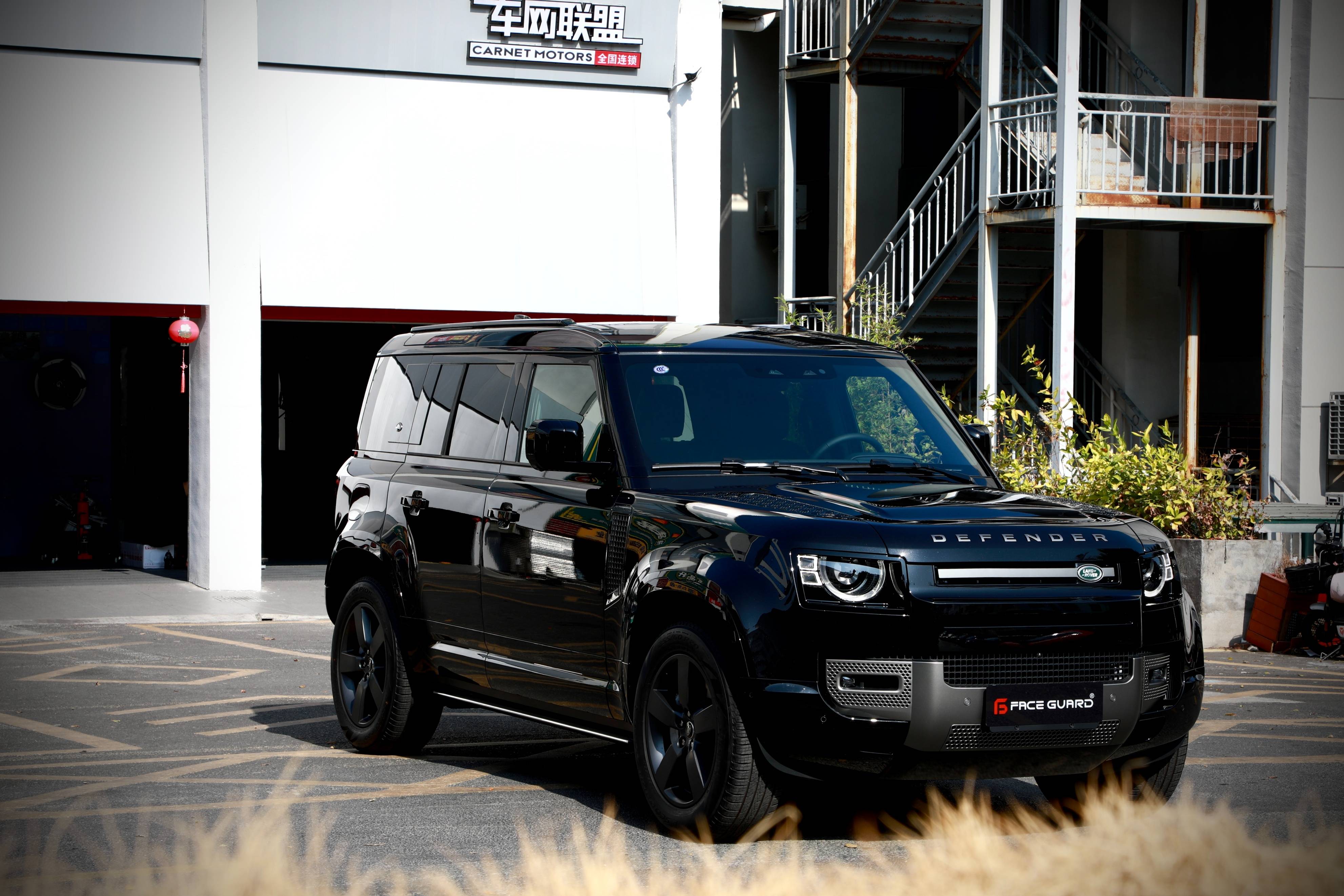 外观细节调整 新款路虎卫士官图发布