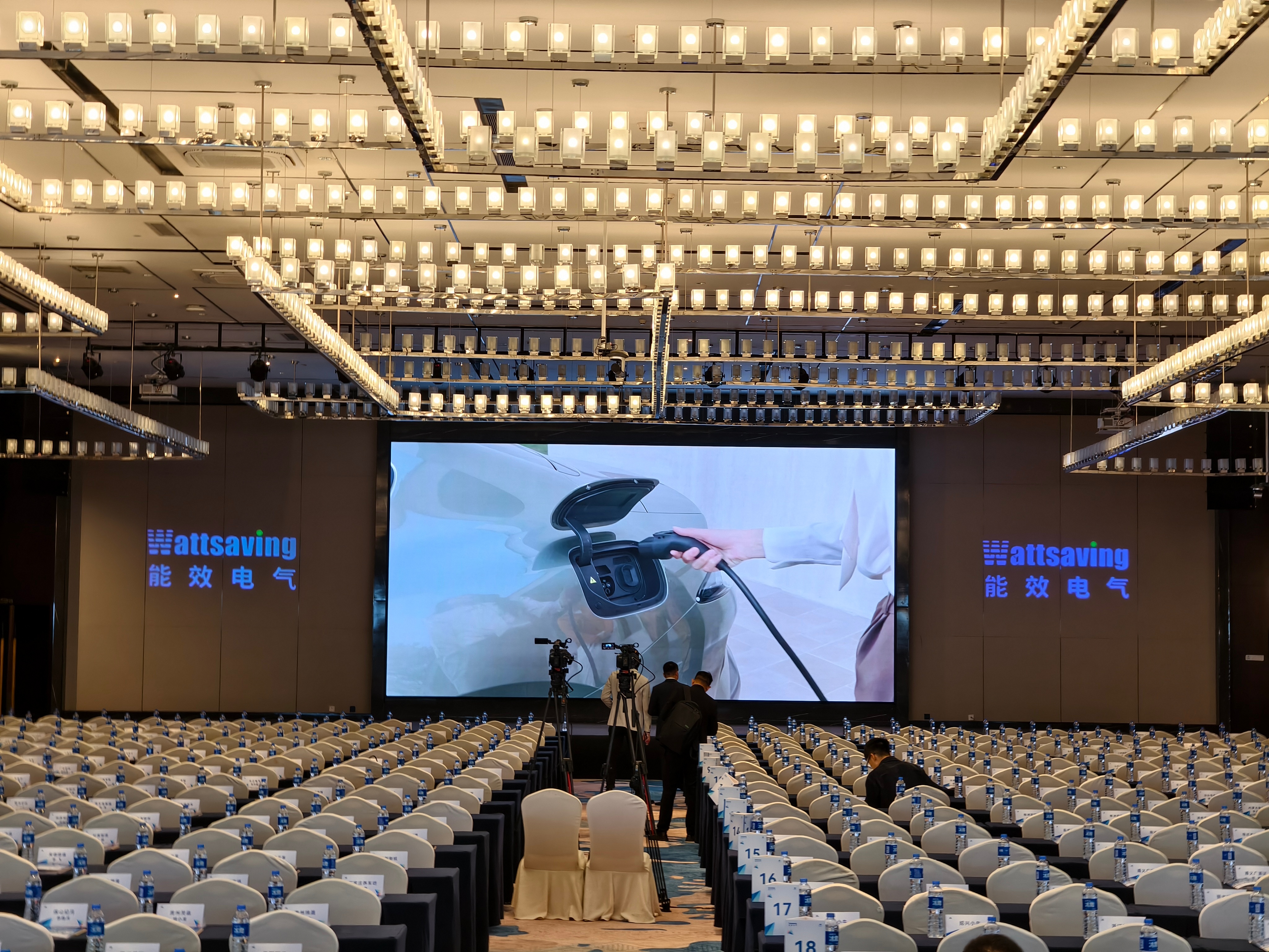 极氪与蔚来达成充电网络双向互联互通合作