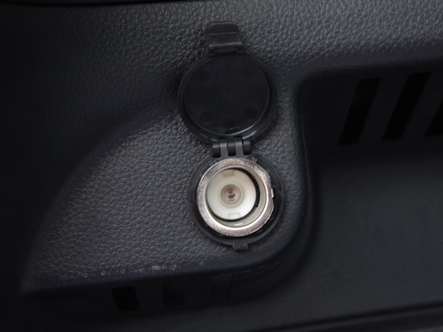 鑫创电子推出紧凑型多功能VBOX-3132系列车载计算机 助力提升出行安全性