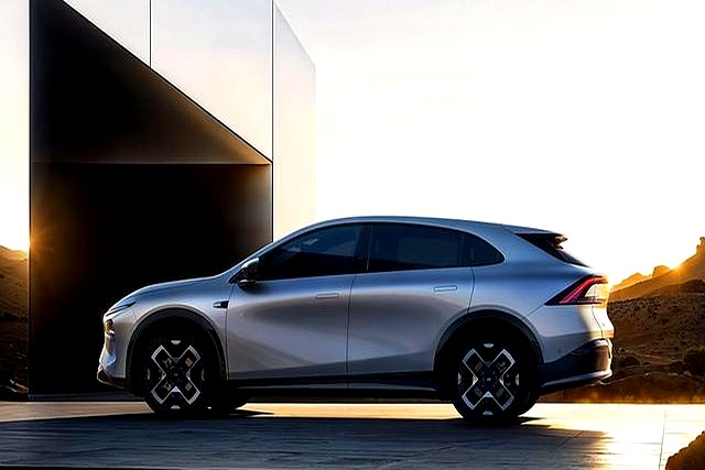 一个HUD，居然让华为和小鹏砸了100个亿？