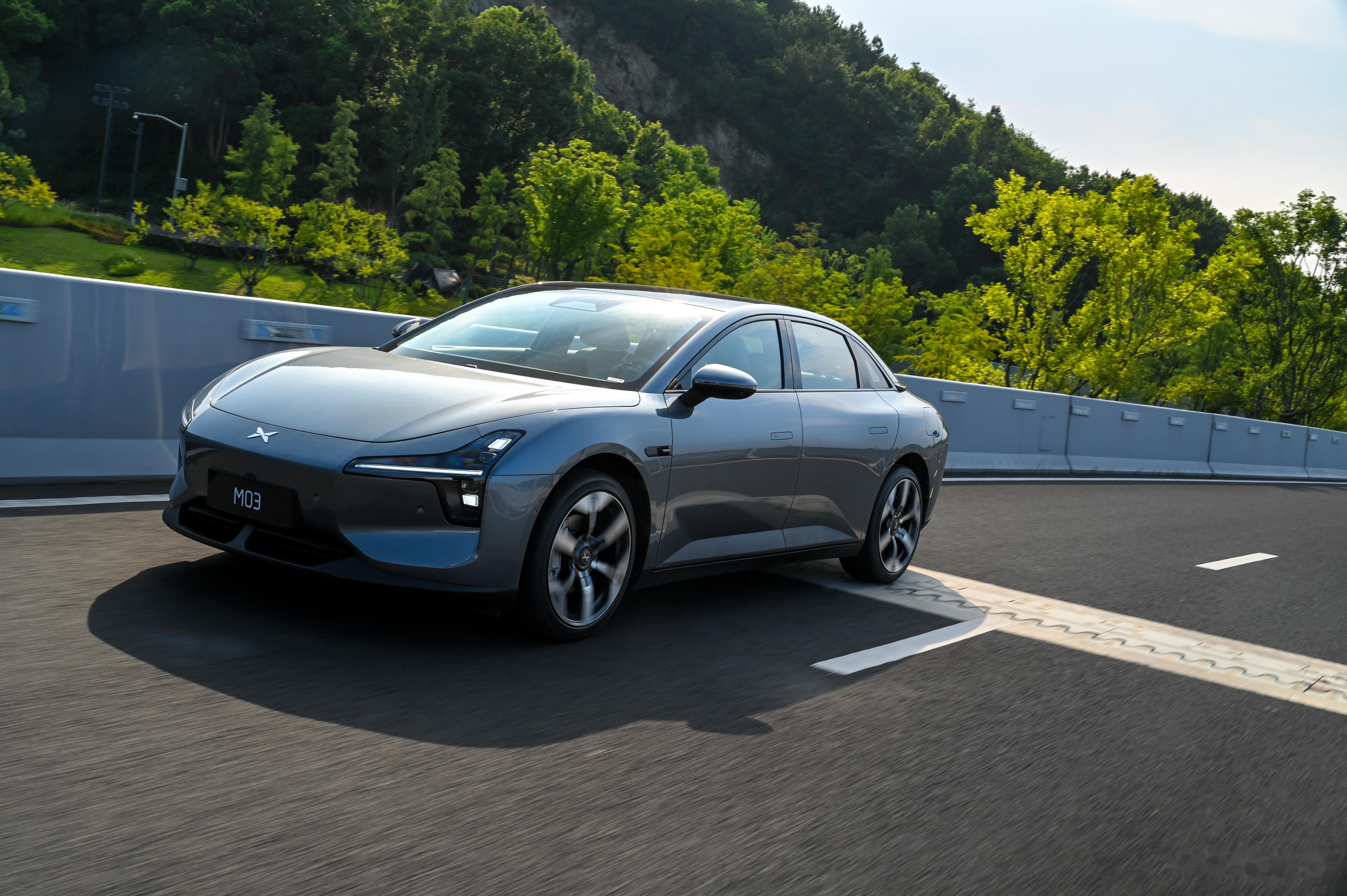 小鹏MONA辅助驾驶版本亮相