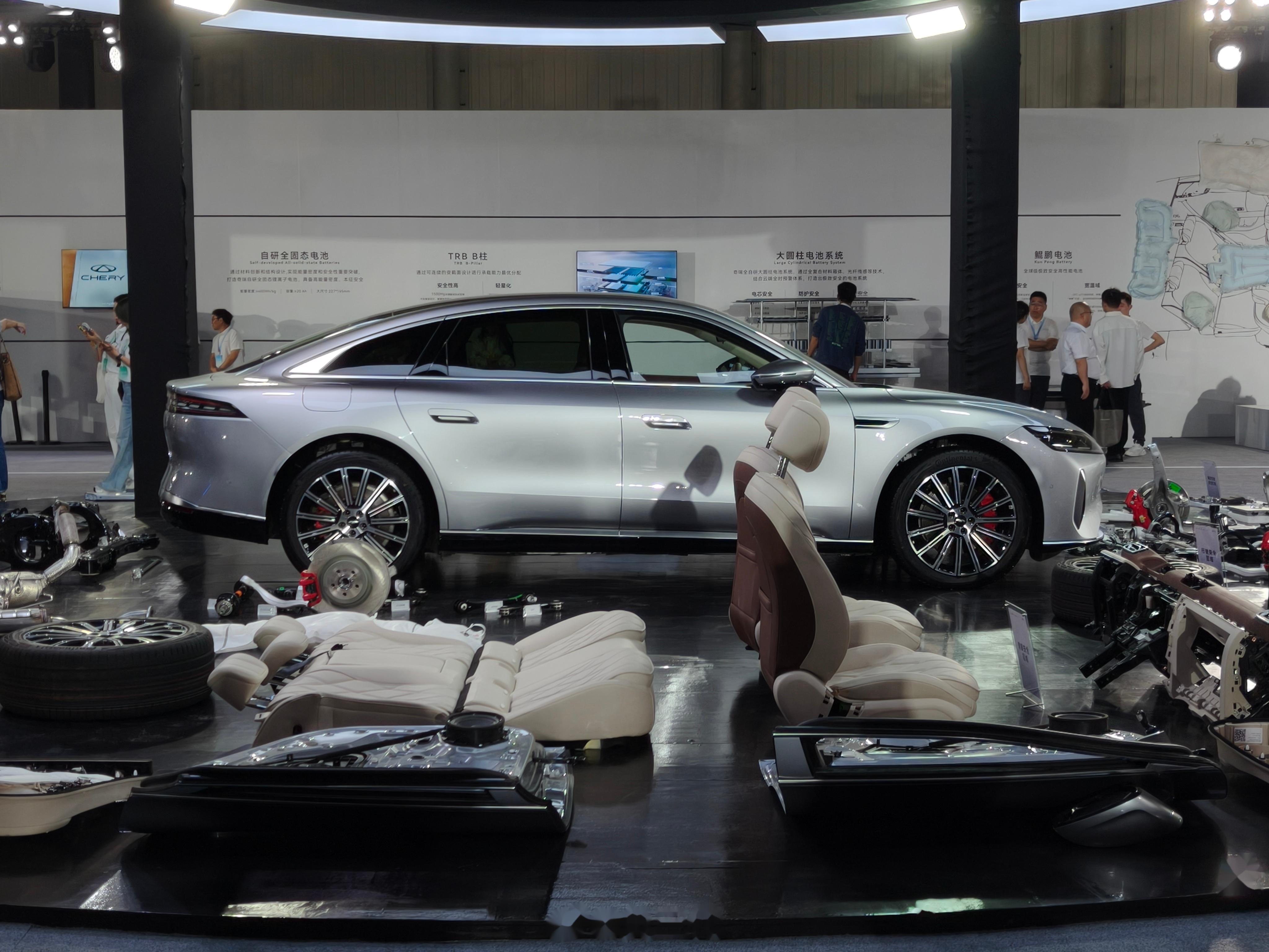 全球C级真旗舰 奇瑞风云A9L亮相香港车展