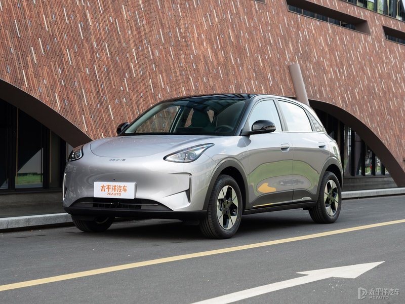 2025上海国际车展:伟巴斯特展出适用于电动车的创新型车顶系统