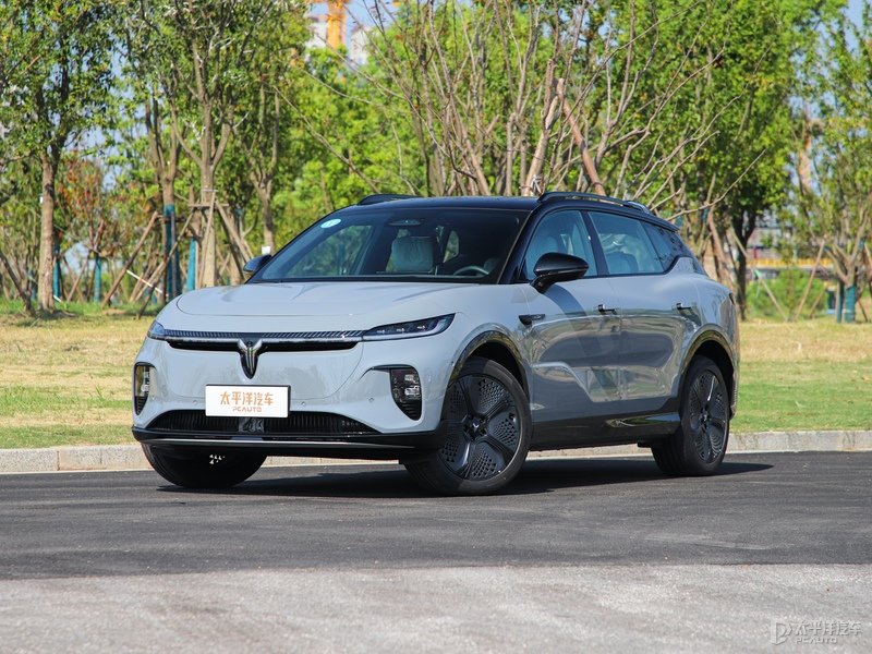 2025上海国际车展:伟巴斯特展出适用于电动车的创新型车顶系统