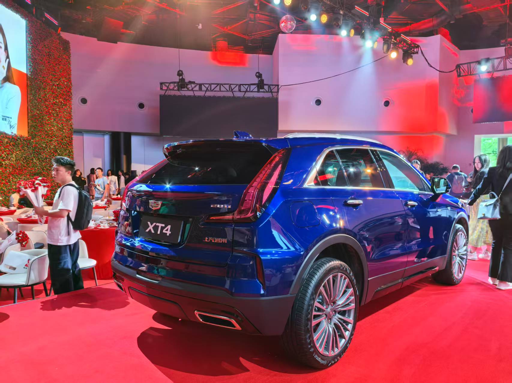 一口价15.99万起!多项配置升级,新款凯迪拉克XT4上市