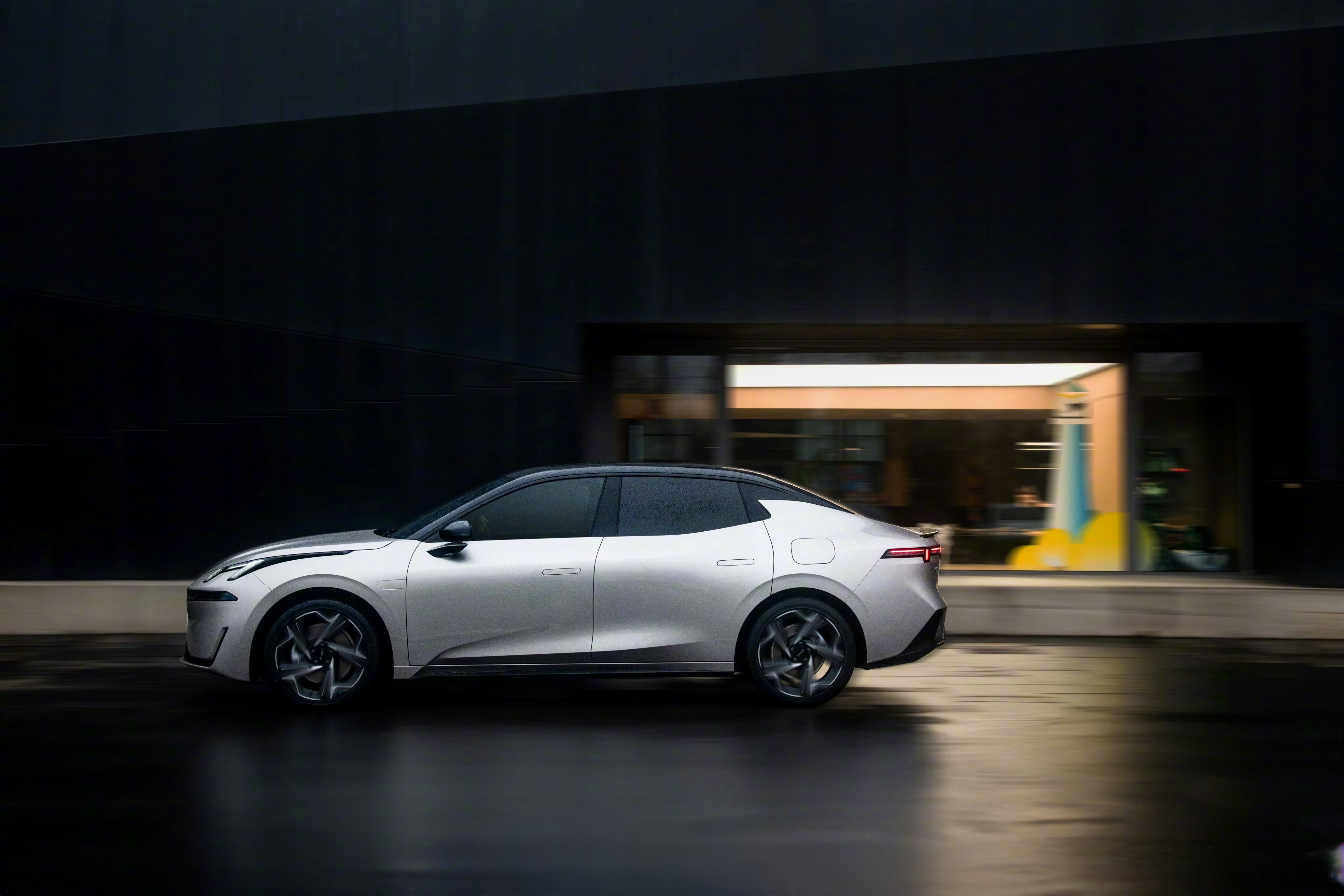 中国车企，开启能源远征