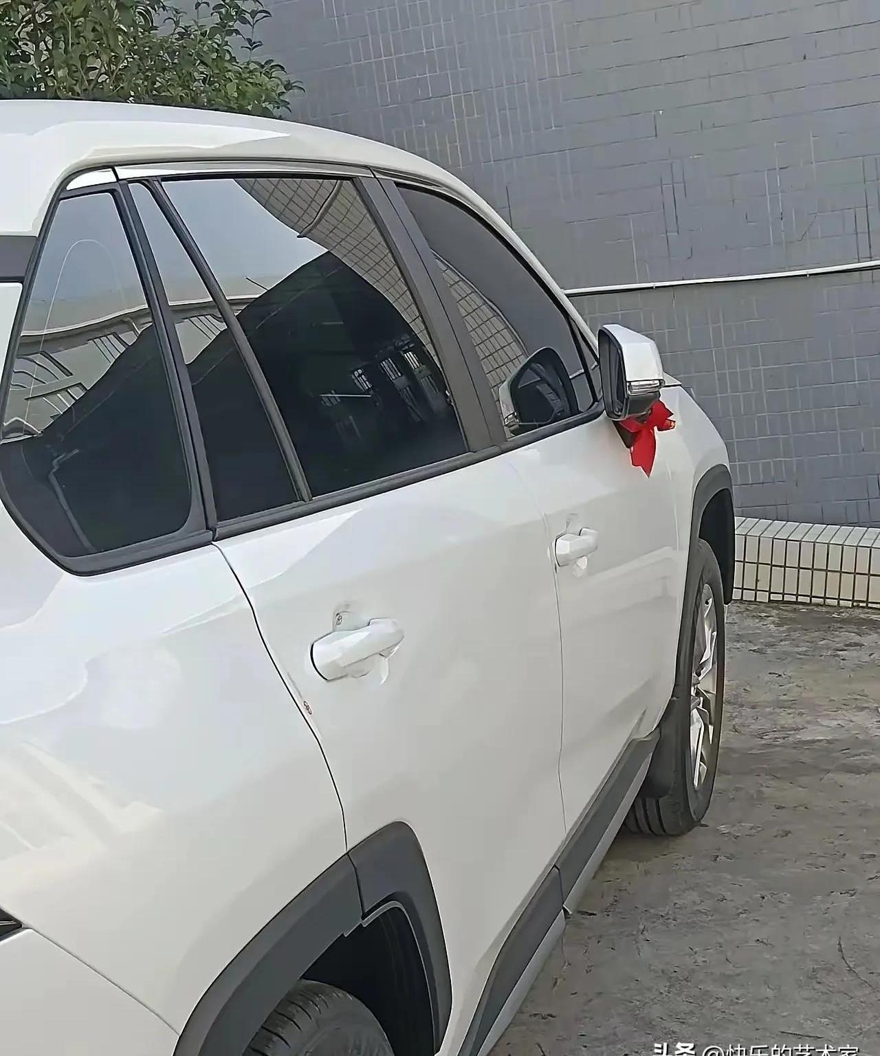 新车披上旧车衣 “零公里二手车”的“弈”与“利”