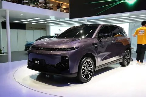 上市7天，零跑B01第10000台整车下线