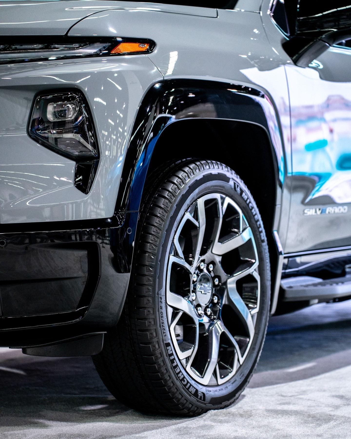 全新雪佛兰Bolt EV官方预告图发布