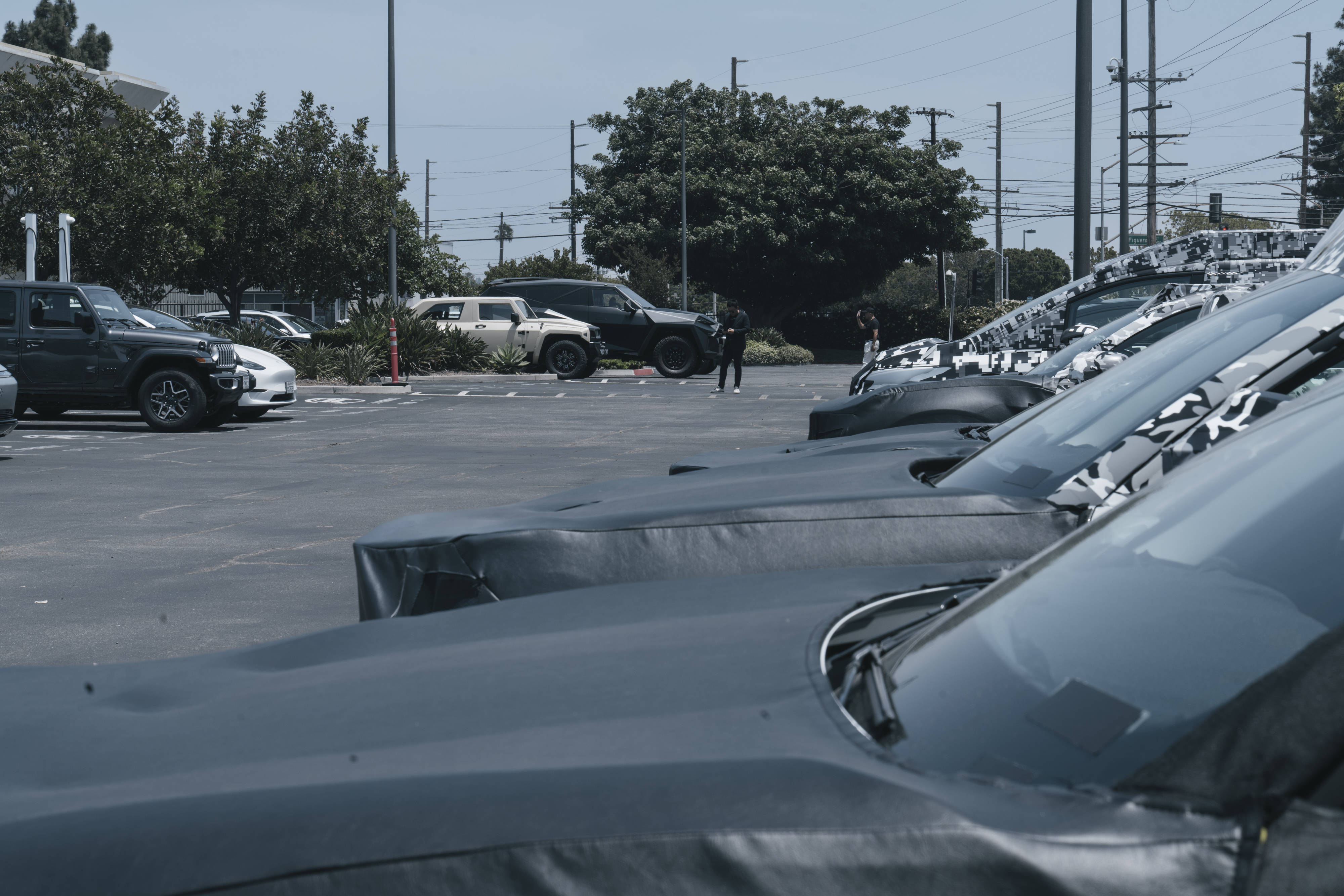 法拉第未来FX首款纯电动MPV车型Super One首发亮相并开启预订