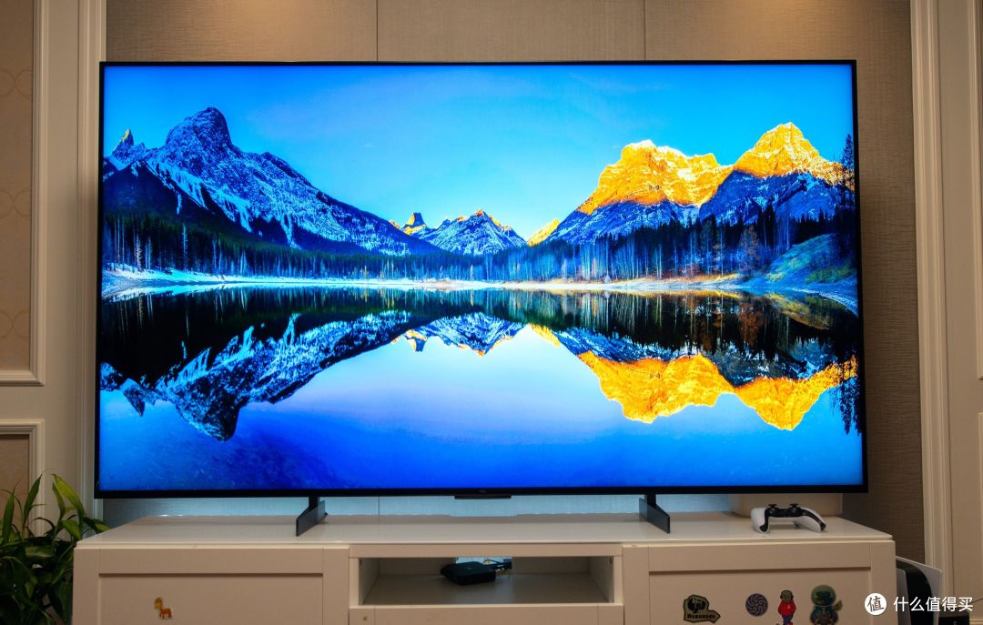 新泗威车载后排航空座椅控制显示器 | 申报2025第七届金辑奖最佳技术实践应用奖