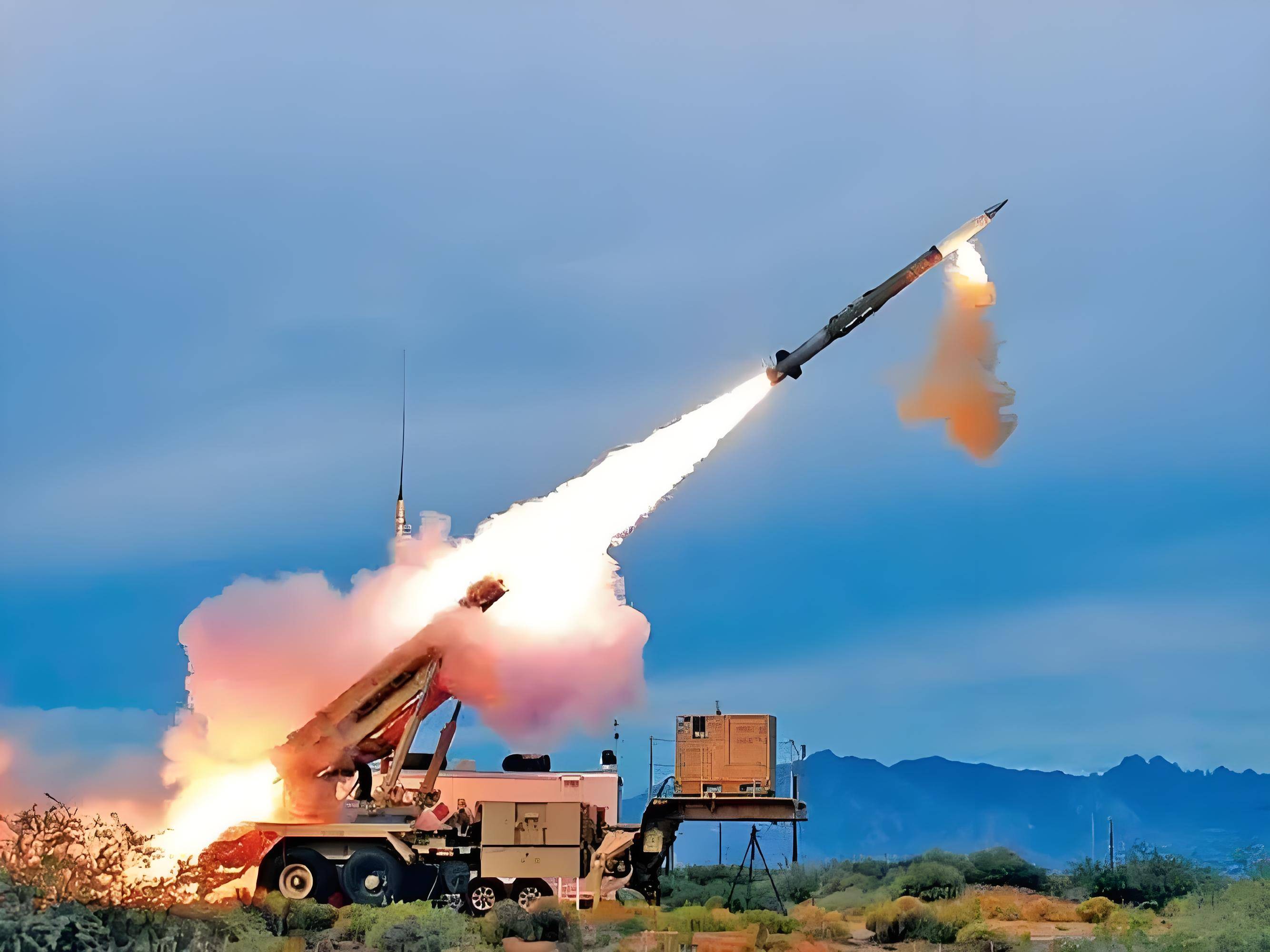 【国际快讯】特朗普称将对进口半导体和芯片征收100%关税;本田第一财季净利润大跌50%;通用现代将联合开发5款车型