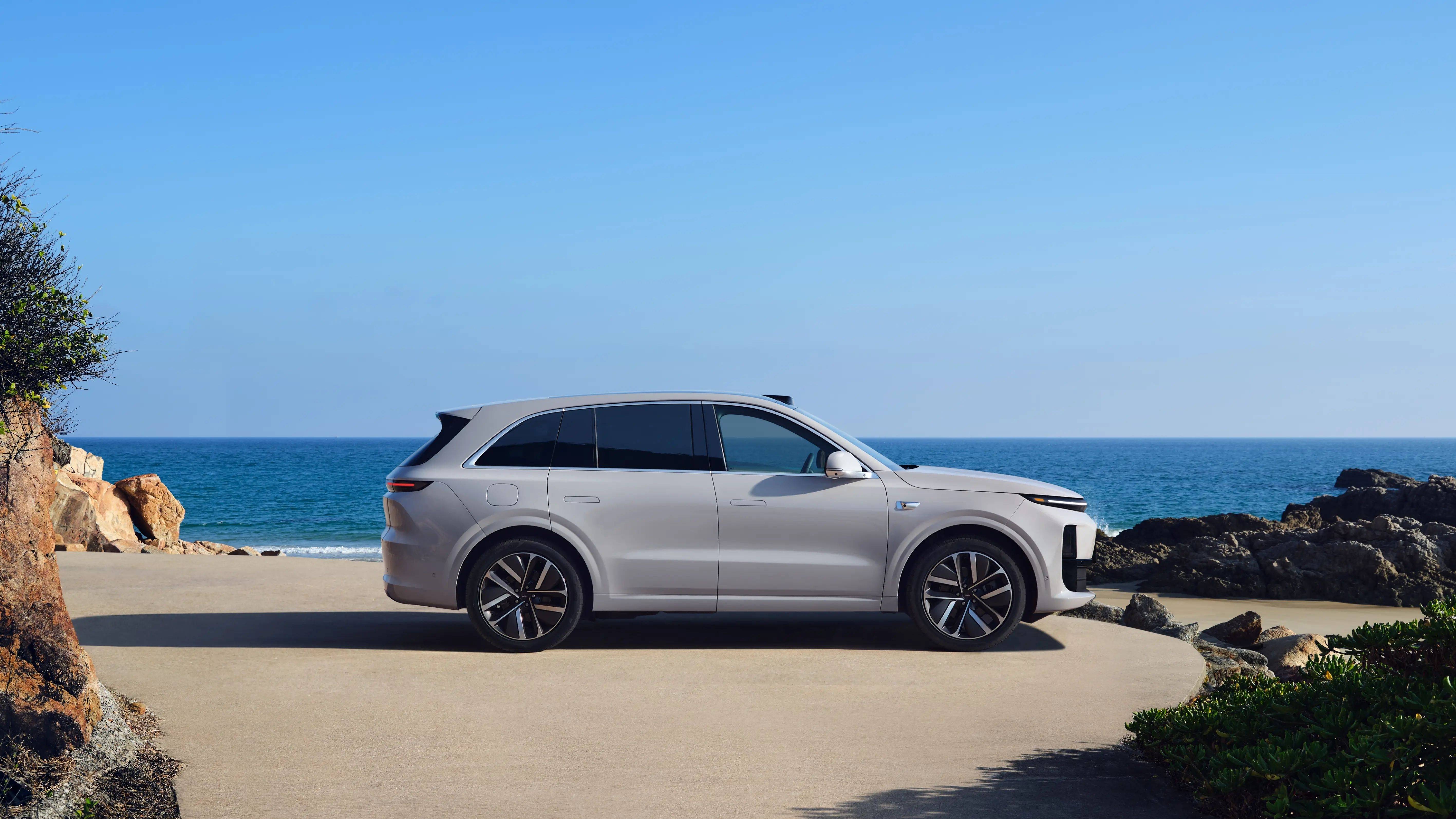 【盖世快讯】蔚来李斌谈产业升级;曝小米汽车二期工厂紧急招工应对YU7产能压力