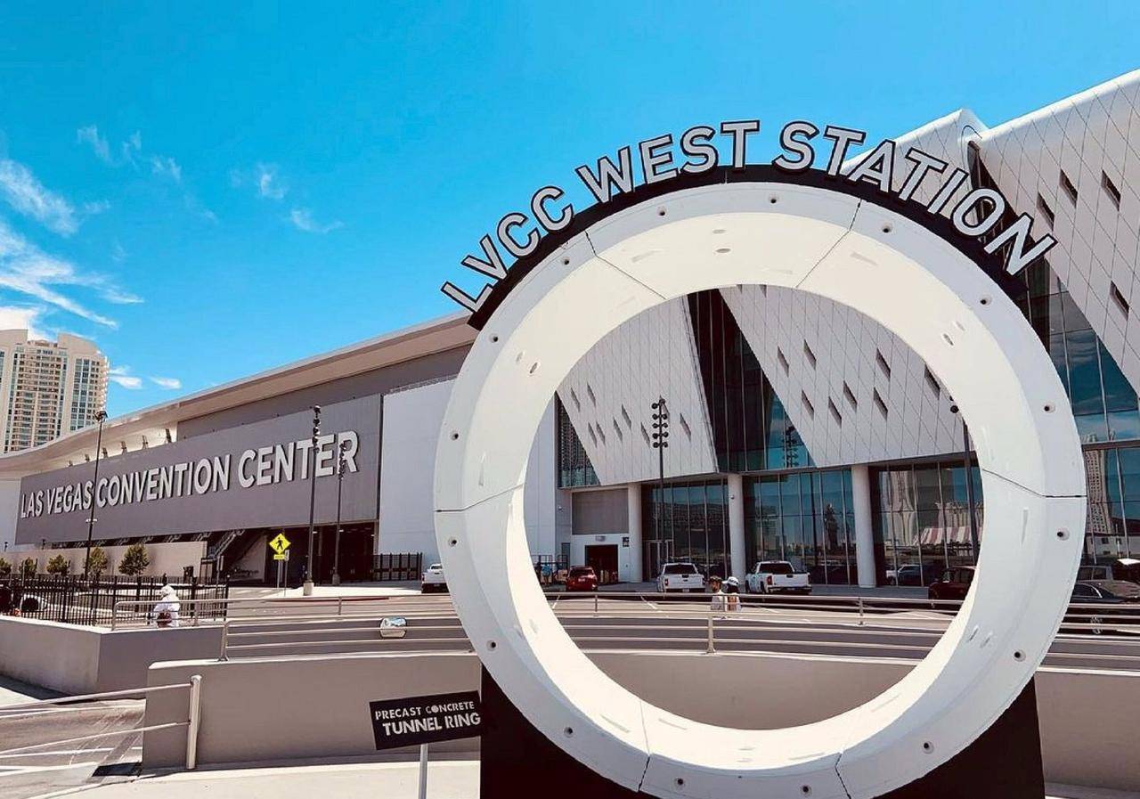 特朗普：希望马斯克及其公司在美国蓬勃发展