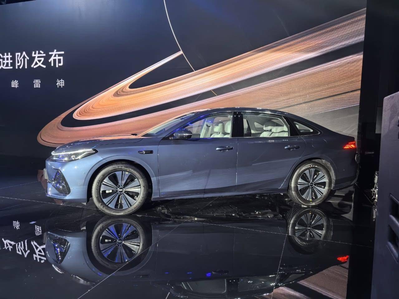 星睿AI云动力2.0赋能 吉利雷神超级电混全面进阶