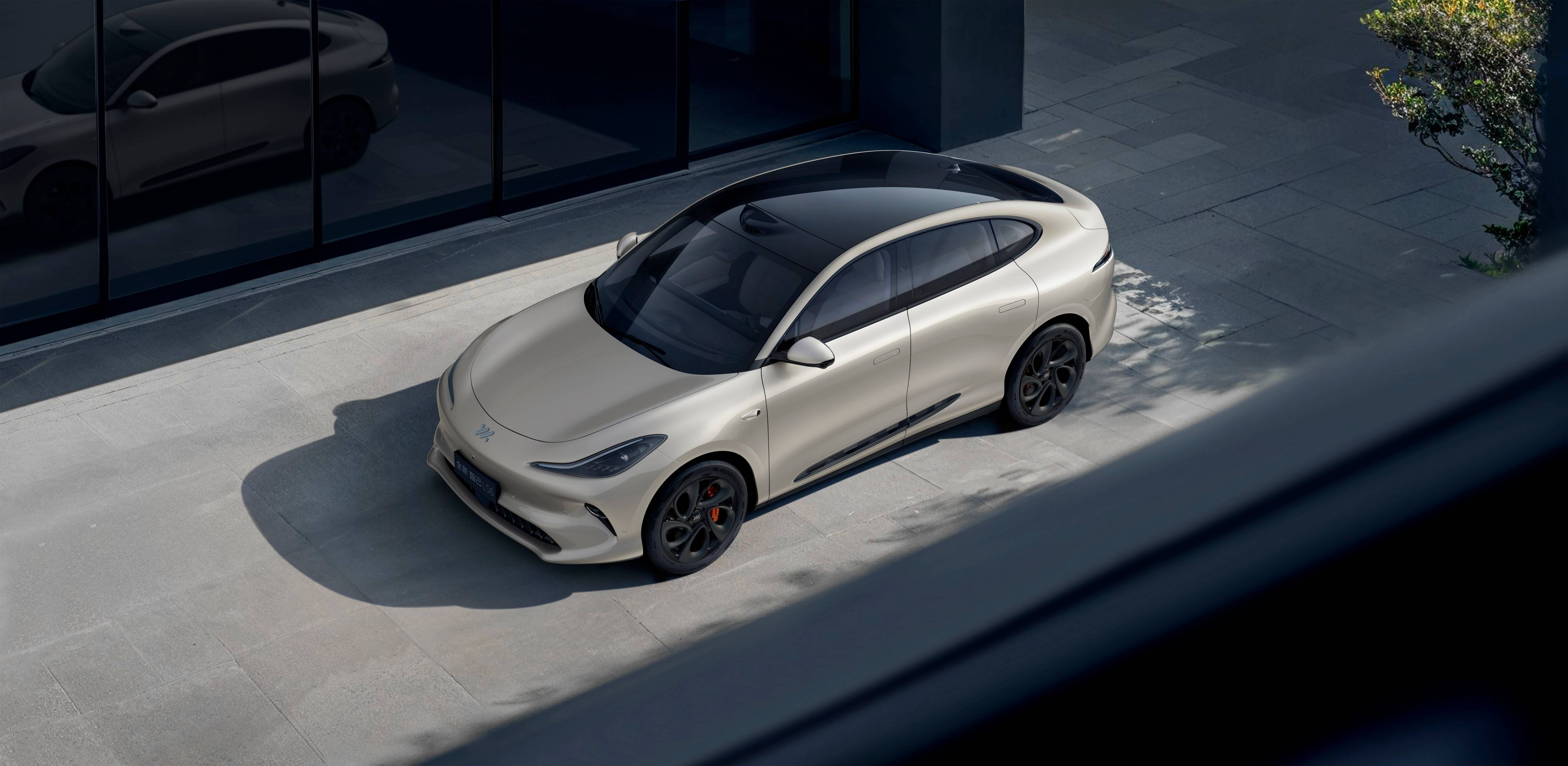 纯电续航超450公里 智己行业首发“恒星”超级增程