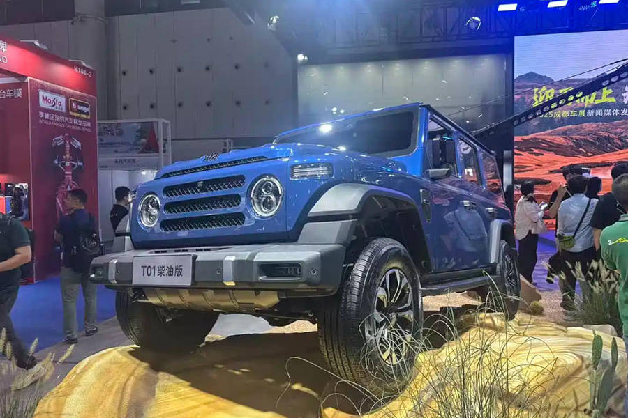 预售价格16.99万元 212 T01柴油版亮相