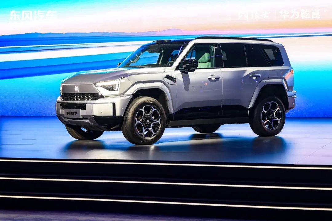 智野“双响”打破“行规”，猛士M817预售32.99万起！
