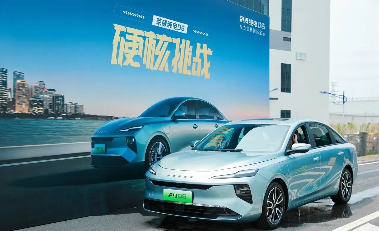 【国际快讯】特斯拉中国产电动车8月销量同比降幅收窄；LG新能源获奔驰电动汽车电池供应订单