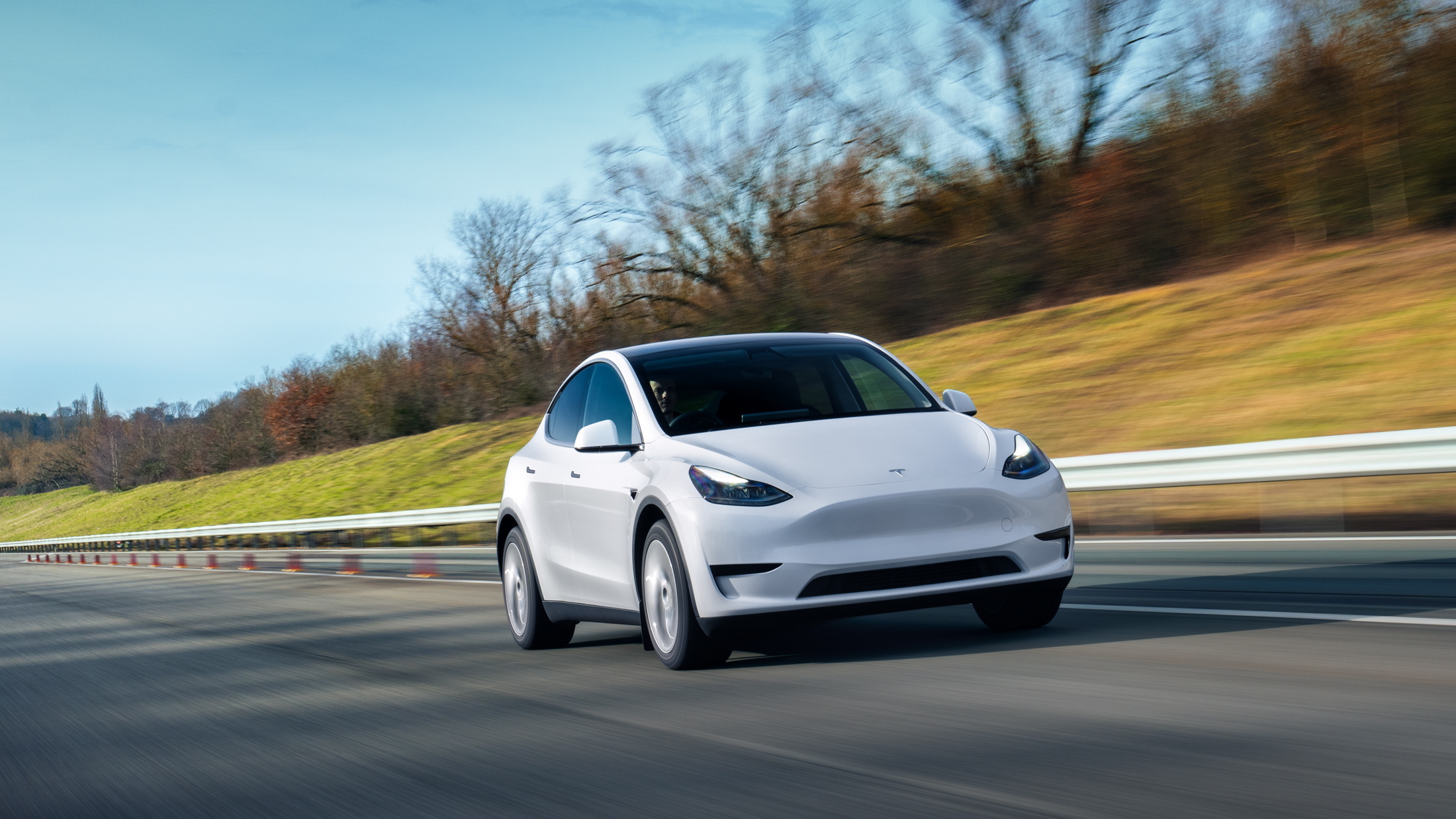 特斯拉8月中国产电动汽车销量同比下降4%，环比增长22.6%