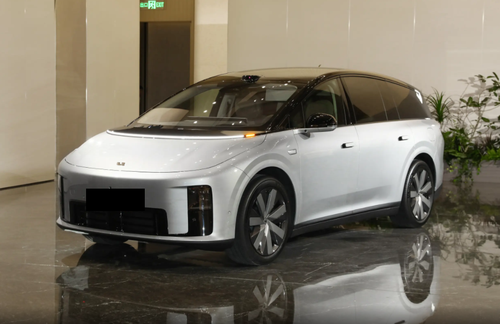 六座纯电SUV理想i8上市 32.18万起售