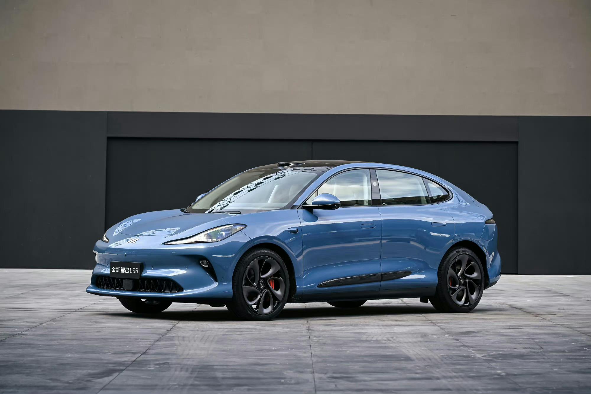 新一代智己LS6开启预售:20.99万起,增程版纯电续航高达450公里