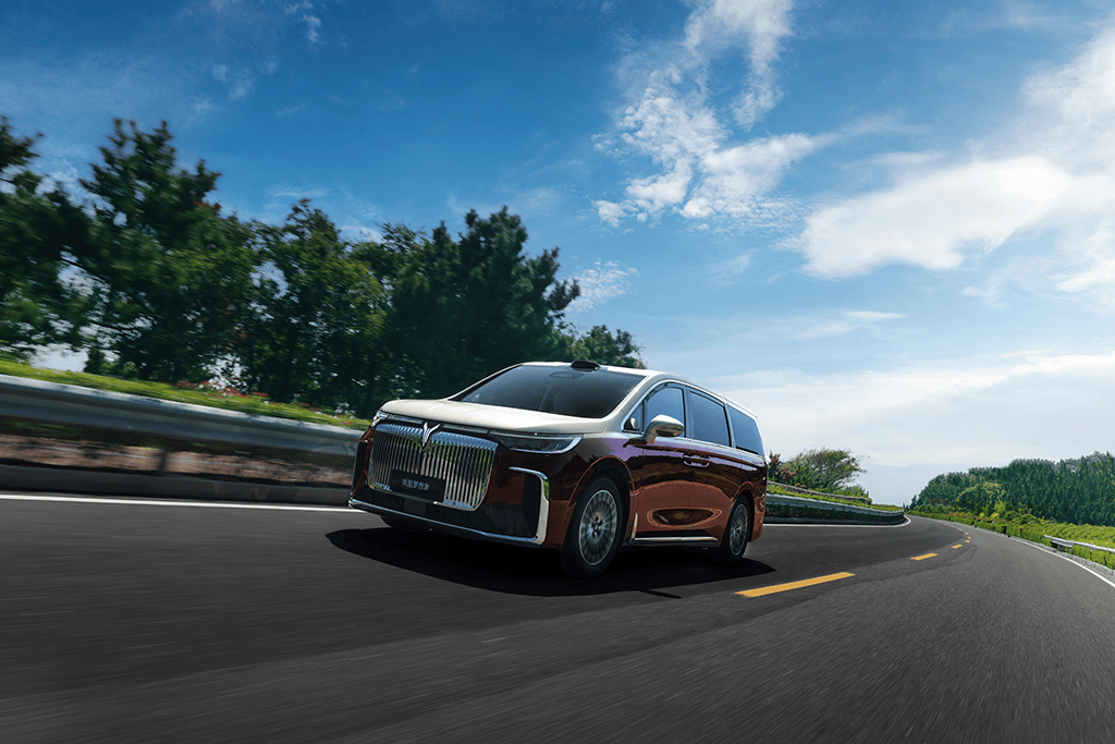 2026款岚图梦想家上市18小时大定破万台