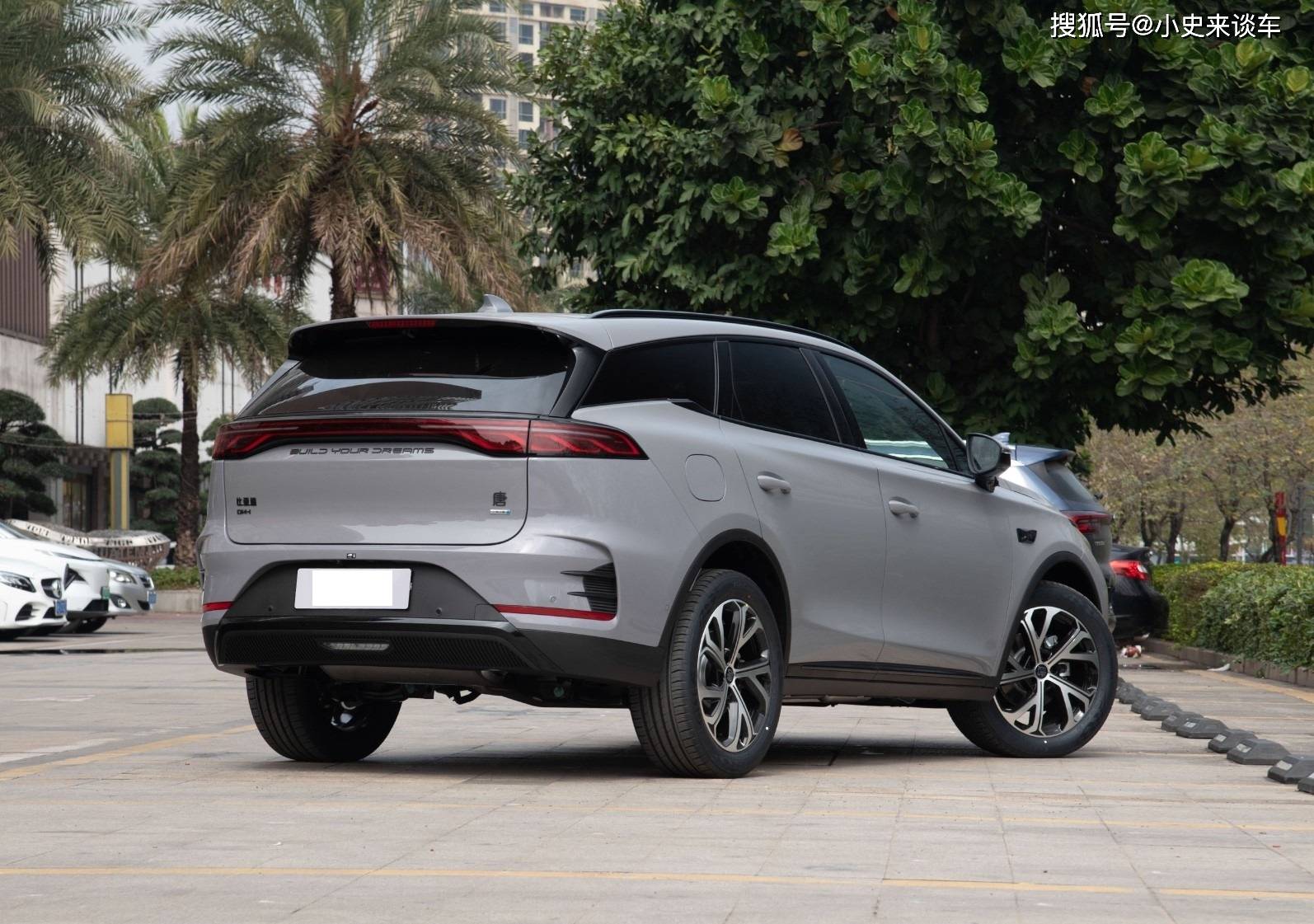 比亚迪唐DM-i智驾175KM长续航版上市,售17.98万元起