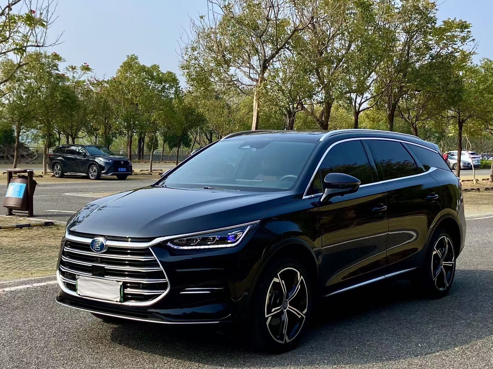 比亚迪唐DM-i智驾175KM长续航版上市，售17.98万元起