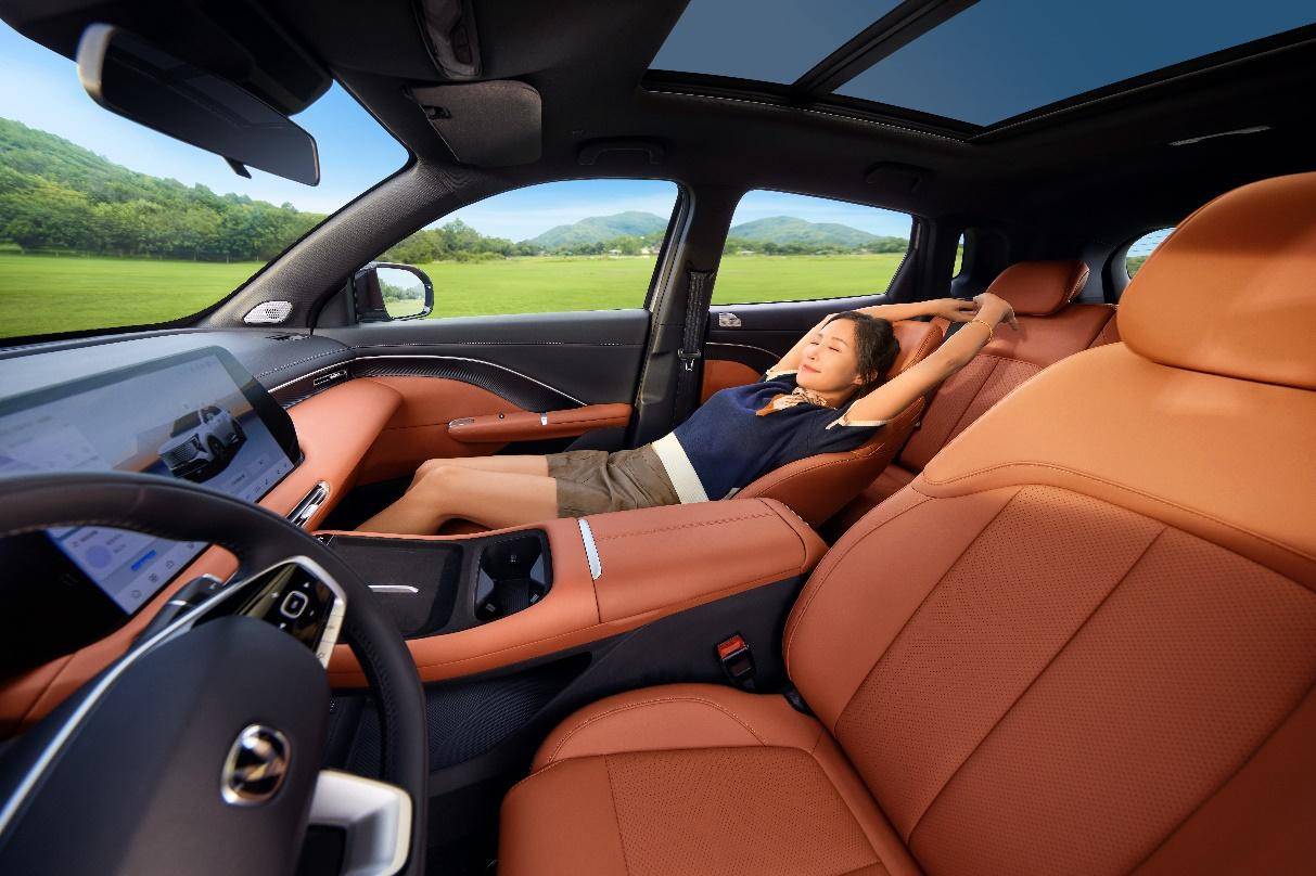 第四代长安CS55PLUS上市 售价7.89万元起