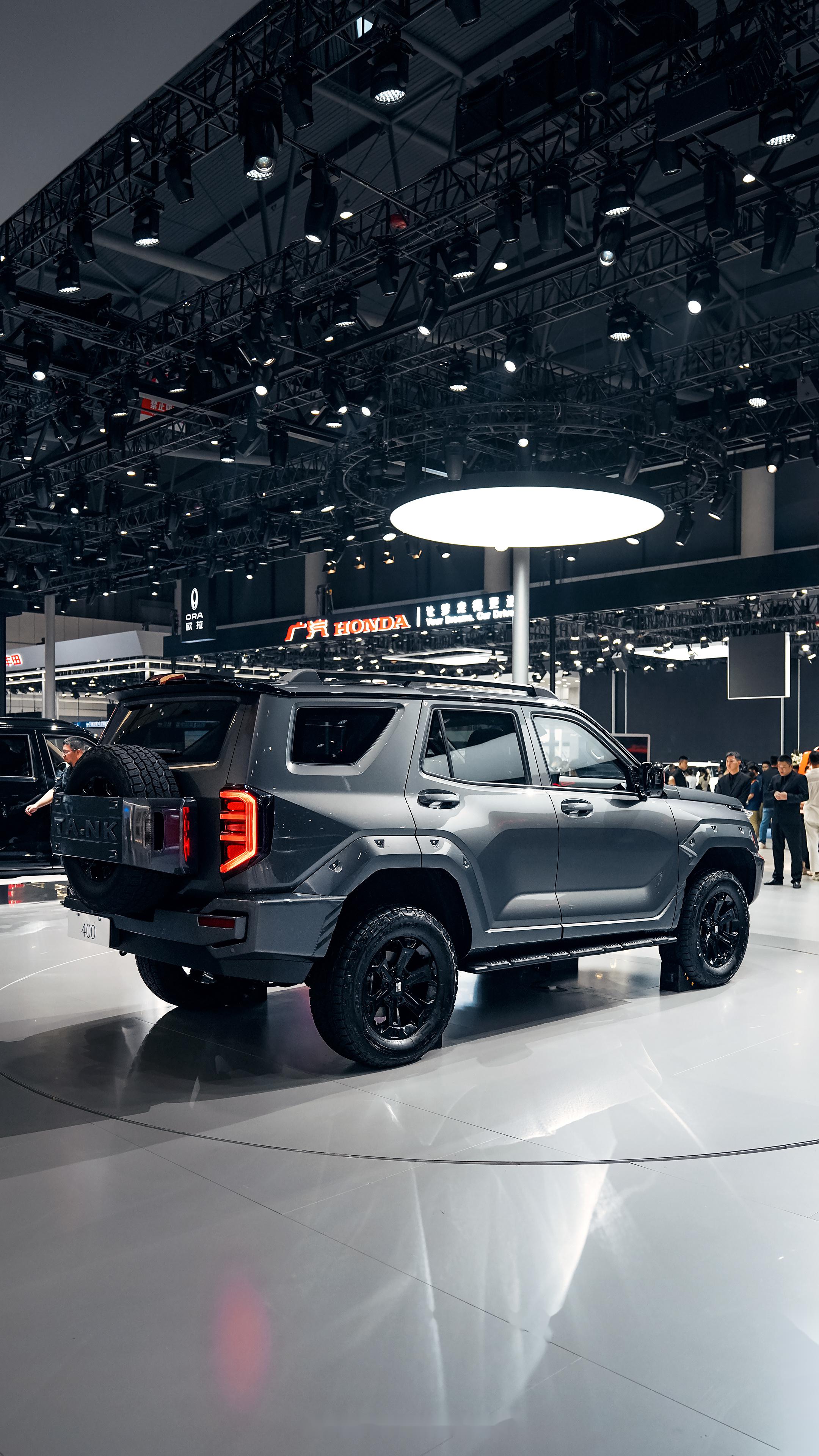 新增顶置激光雷达、敦煌紫配色 全新坦克400全球首秀