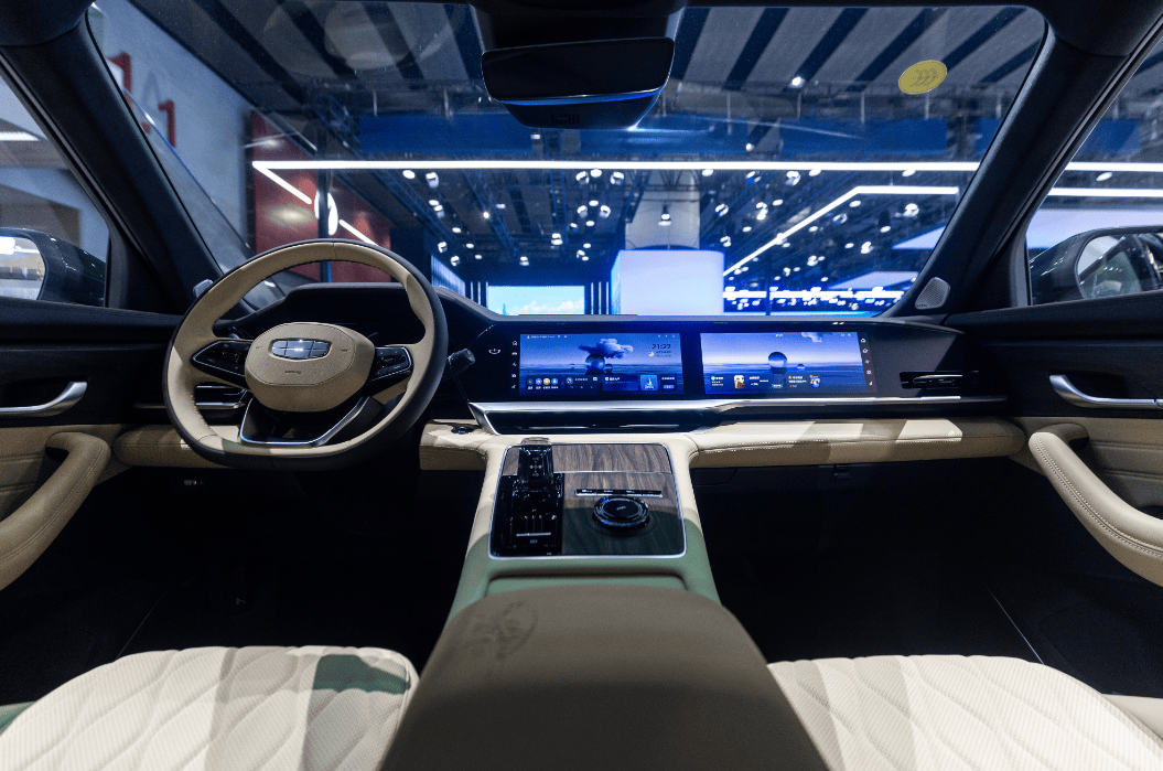 五大豪华高价值体验 吉利中国星全新东方曜系列成都车展首次亮相