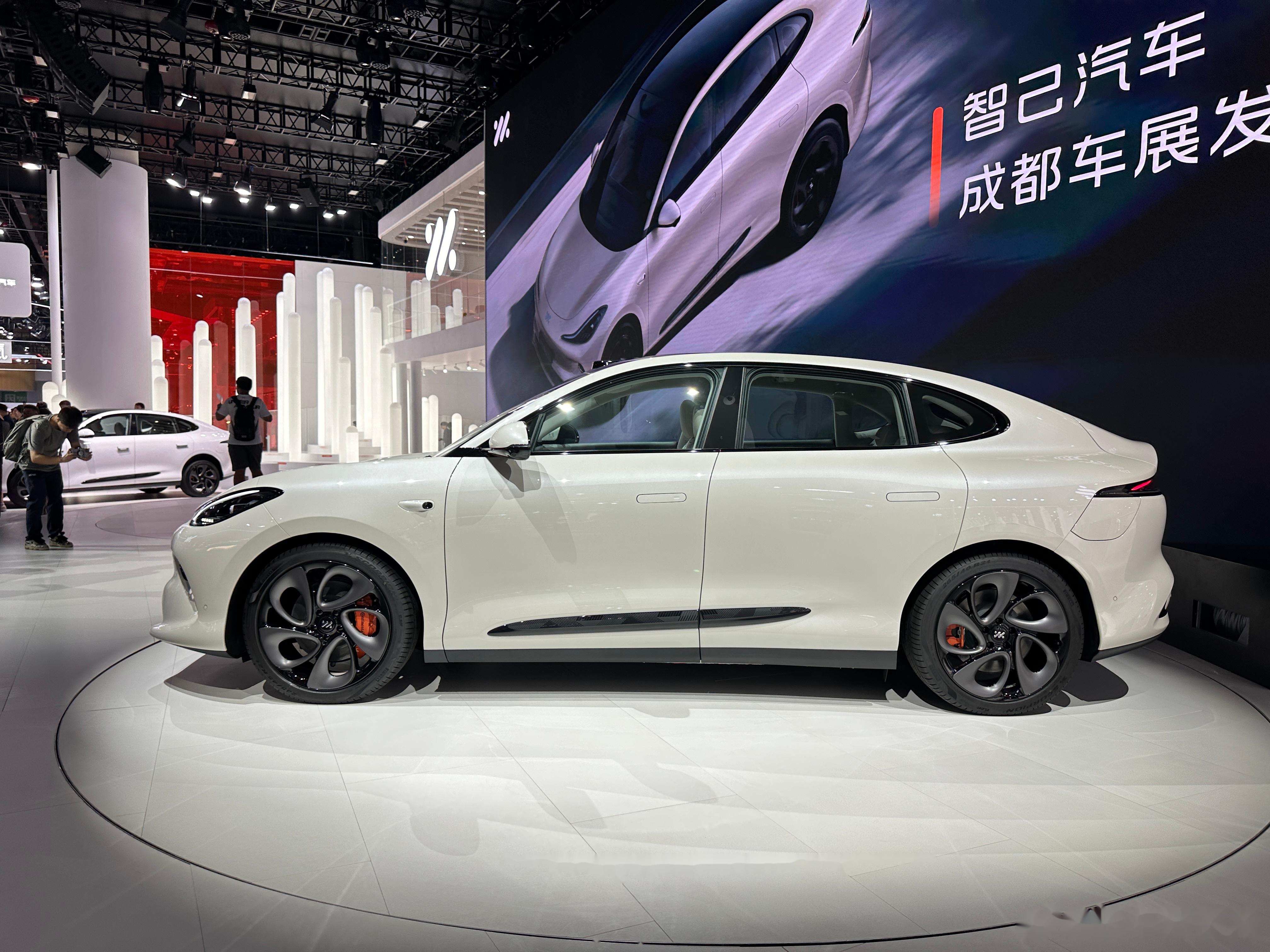 增程SUV新爆款？智己LS6增程版核心零部件配套供应商一览