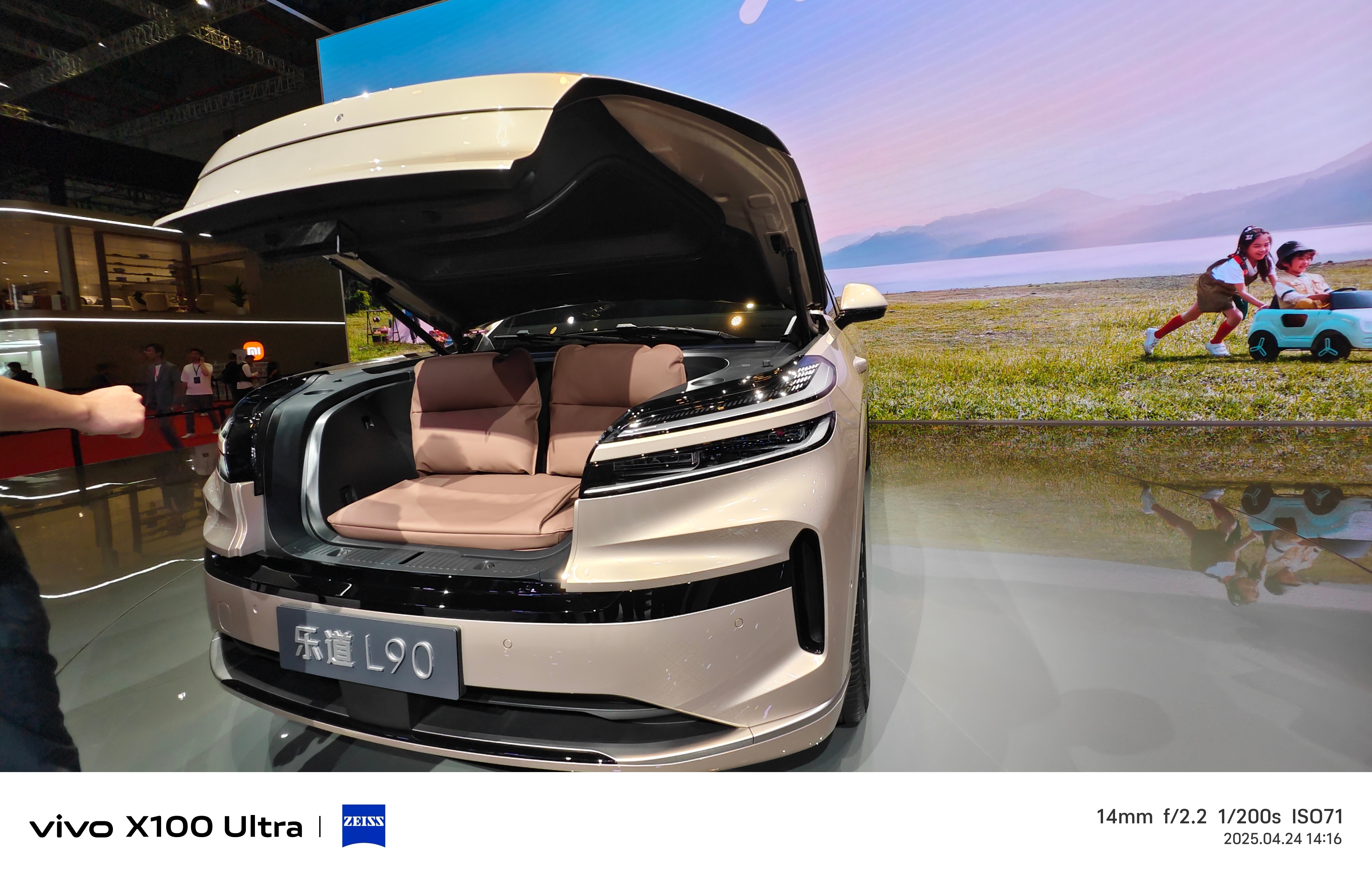 七座版本首次亮相 乐道L90成都车展第10000台交付