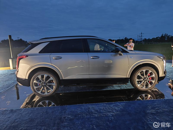 凯迪拉克XT5周年庆典成都举办 解锁三重限时惊喜