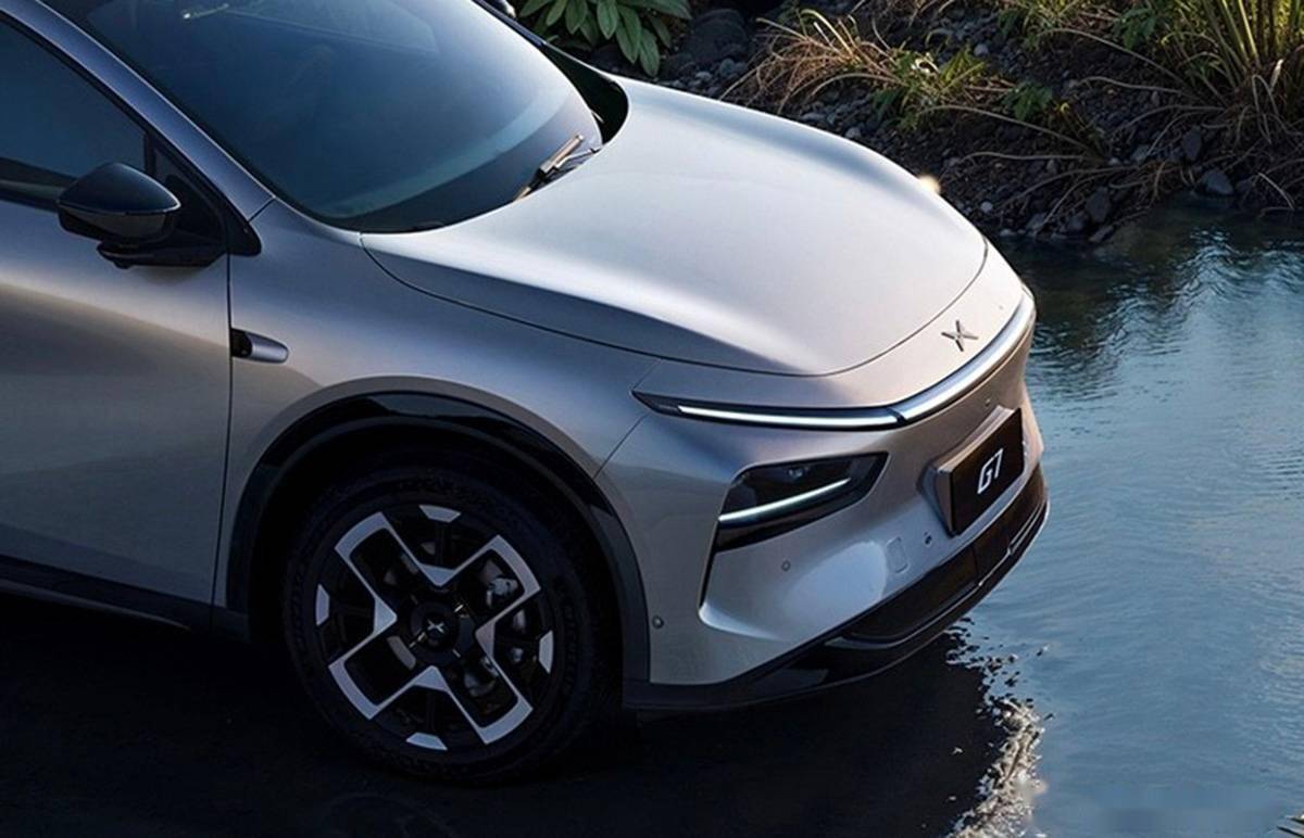 小鹏首款增程SUV小鹏G7亮相,预计2026年第一季度上市