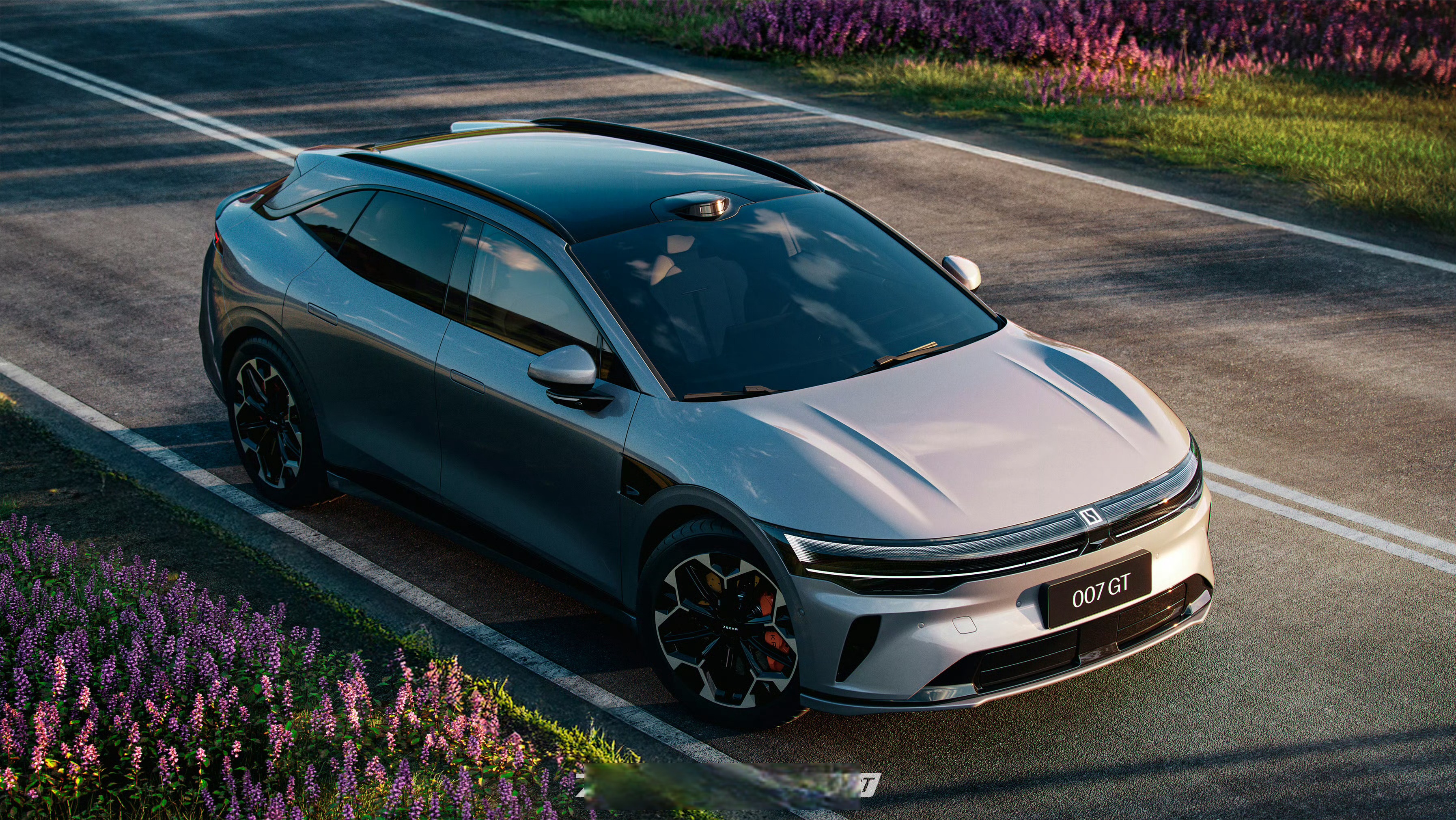 小鹏首款增程SUV小鹏G7亮相,预计2026年第一季度上市