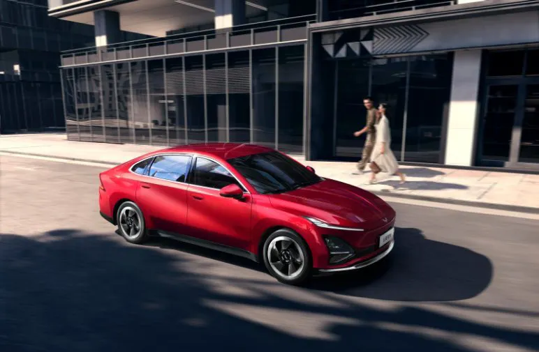 长安朱华荣:建议优化新能源车购置税政策,明年3月起逐月过渡