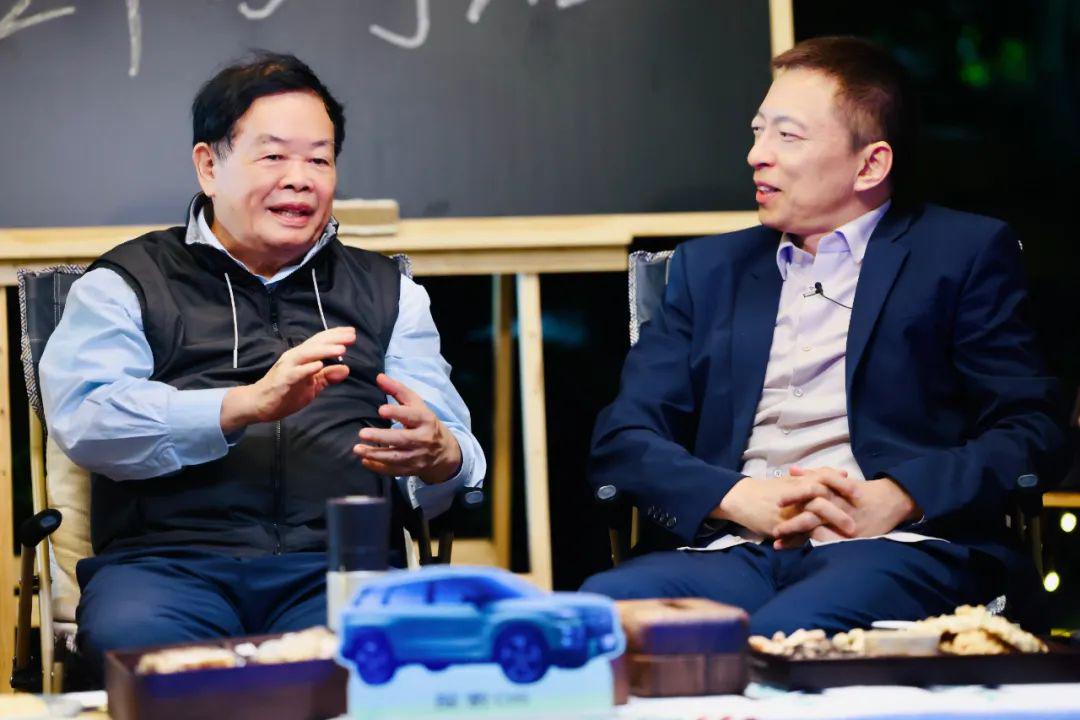 盖世周报 | 任正非与尹同跃会面;曹德旺卸任福耀玻璃董事长