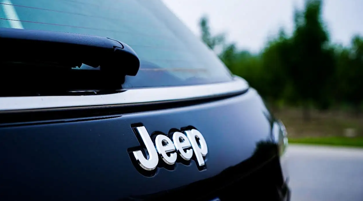 加拿大拟起诉Stellantis：Jeep生产从安大略迁美引纠纷
