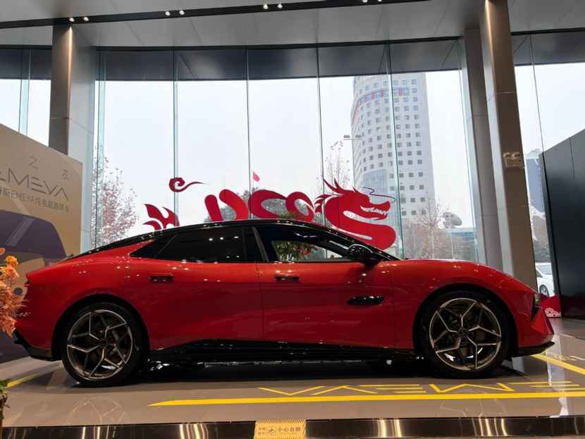 依旧坚持豪华与驾控，莲花Emeya/Eletre上市53.8万元起售