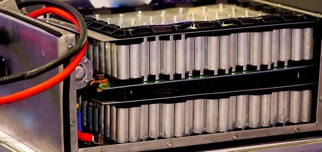 比亚迪固态电池“亮家底” 2027年千辆示范装车